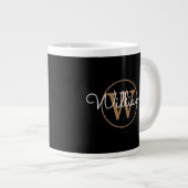 Chic Script Gouden Monogram Zwarte Gepersonaliseer Grote Koffiekop (Voorkant rechts)