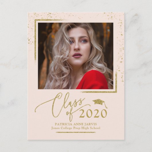 Chic Script Grad Aankondiging Feestelijke Gouden G Briefkaart (Voorkant)