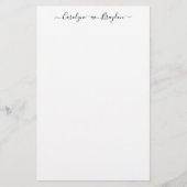 Chic Script Heart Couple Name Wedding Pas getrouwd Briefpapier (Voorkant)