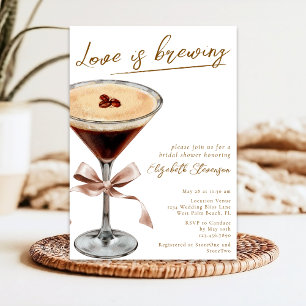 Chic Script Love is Brewing Martini Bruidsfeest Kaart