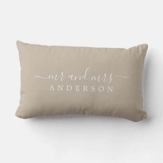 Chic Script Mr. Mrs Shiitake Gray Pas getrouwd Mon Kussen (Achterkant)