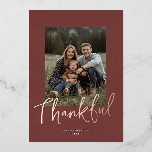 Chic Script Thanksgiving Photo Burgundy Rose Gold  Folie Feestdagenkaart (Voorkant)