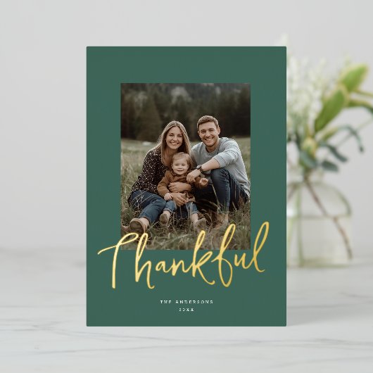 Chic Script Thanksgiving Photo Dark Green Gold Folie Feestdagenkaart (Staand Voorkant)