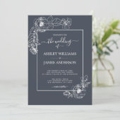 Chic Script White Floral Outline Dark Blue Wedding Kaart (Staand voorkant)