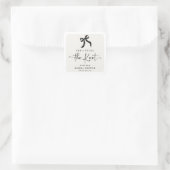 Chic She's Tying the Knot Zwarte Strik Bruidsdouch Vierkante Sticker (Tas)