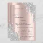 Chic Silver Glitter bestuurt Roos Gold Bat Mitzvah Kaart<br><div class="desc">Een moderne,  chic en glamoureus uitnodiging met zilveren glitter druppelt op een gouden achtergrond van het roos.</div>