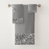 Chic Silver Glitter Drift Sparkle Monogram Naam Bad Handdoek (Insitu)