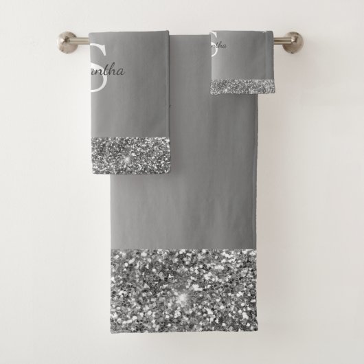 Chic Silver Glitter Drift Sparkle Monogram Naam Bad Handdoek (Insitu)