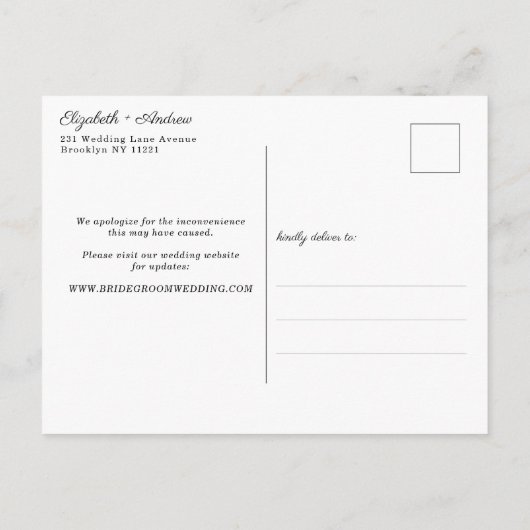 Chic Six Feet Apart Uitgesteld Veranderingsdatum T Aankondigingskaart (Achterkant)