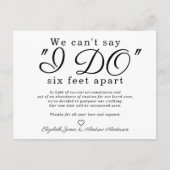 Chic Six Feet Apart Uitgesteld Veranderingsdatum T Aankondigingskaart (Voorkant)