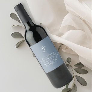 Chic Stofblauw Monogram Huwelijk Wijn Etiket