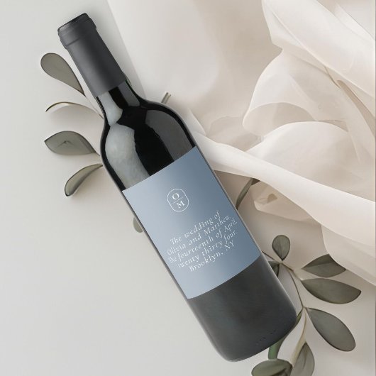 Chic Stofblauw Monogram Huwelijk Wijn Etiket