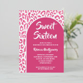 Chic Sweet 16 Luipaard Print Verjaardag Zilver Folie Uitnodiging (Staand Voorkant)