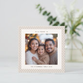 Chic Taupe & Witte Sneeuwvlok Foto Kerst Kaart (Staand voorkant)