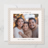 Chic Taupe & Witte Sneeuwvlok Foto Kerst Kaart (Voorkant)