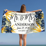 Chic Tropical Personalized Mr. & Mrs Custom Strandlaken<br><div class="desc">Maak een verklaring op het zwembad of het strand met onze ruime keuze aan super schattige aanpasbare badhanddoeken. We hebben elegante,  klastige,  ook leuke en speelvolle design voor volledige afdrukken.</div>