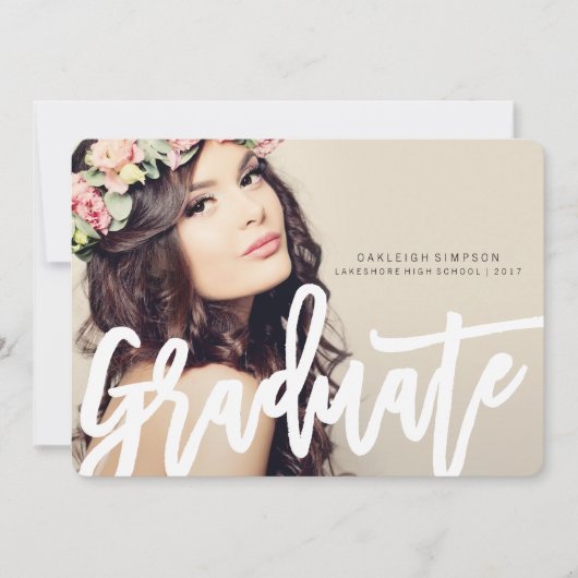 Chic Typography Afstuderen Annoucement Aankondiging (Voorkant)