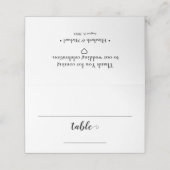 Chic Typography Black and white Table bruiloft Plaatskaartje (Buitenkant ongevouwen)