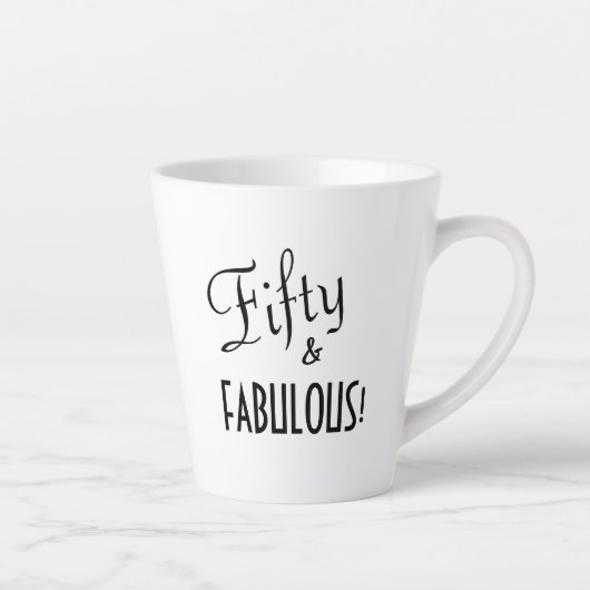 Chic Typography Fifty & FABULOUS! 50ste verjaardag Latte Mok (Rechts)