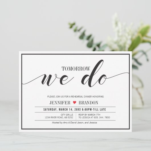 Chic Typography Wedding Rehearsal Dinner Kaart (Staand voorkant)