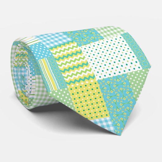 Chic Unisex Necktie: Daffodils, Faux-Patchwork Stropdas (Opgerold)