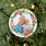 Chic Waterverf Floral Holiday Ornament<br><div class="desc">Verspreid dit vakantieseizoen met dit elegante en moderne vakantiegornamentekader met waterverf floralen en tapijten die uw foto laten zien. Pas de rug met uw eigen tekst aan. Bekijk onze winkel voor meer stukken in dit ontwerp!</div>