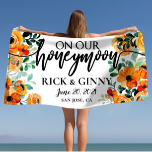 Chic Wedding Honeymoon Gifts Personalized Floral Strandlaken
