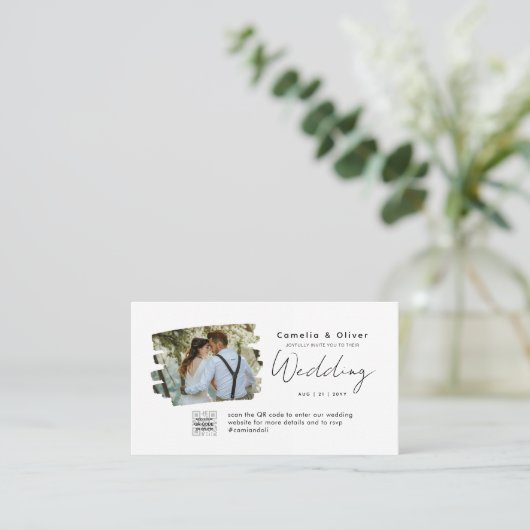 Chic Wedding Website QR Code Minimalist Foto RSVP Visitekaartje (Staand voorkant)
