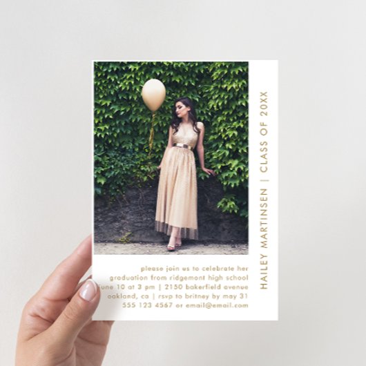 Chic White en Gold Two Photo Graduparty Kaart