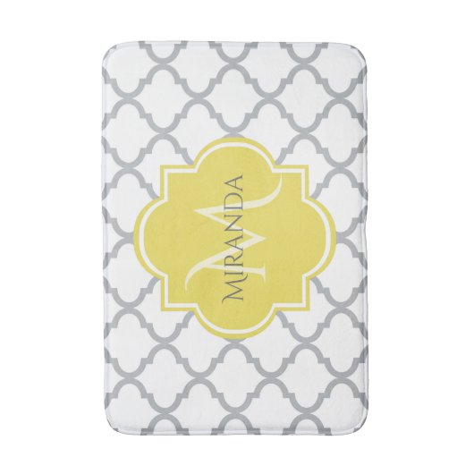 Chic White Grey Quatrefoil Geel Monogramnaam Badmat (Voorkant Verticaal)