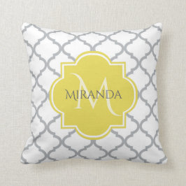 Chic White Grey Quatrefoil Geel Monogramnaam Kussen