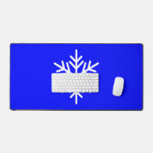 Chic White Nordic Snowflake op Royal Alpine Blue Bureaumat (Keyboard & Muis)