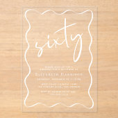 Chic White Script Wavy Lijst 60ste verjaardagsfees Acryl Uitnodigingen (Voorkant)