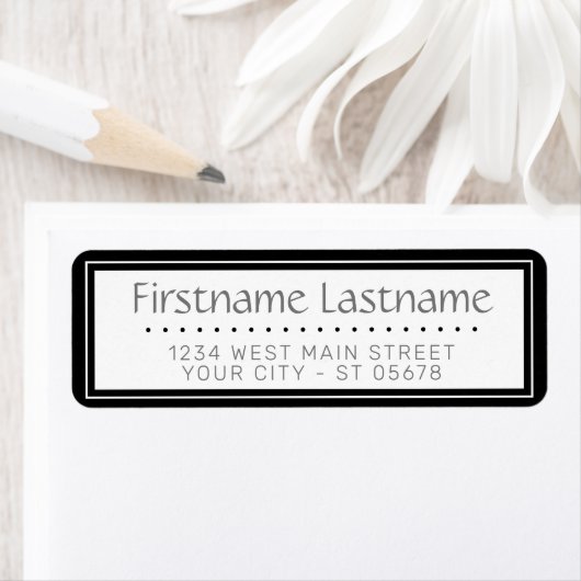 Chic White Simple Stypography Script Etiket (Insitu)