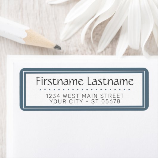 Chic White Simple Stypography Script Etiket (Insitu)