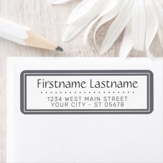 Chic White Simple Stypography Script Etiket (Insitu)