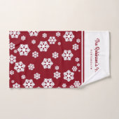 Chic White Snowflakes Nordic Pattern on Dark Red Bad Handdoek (Handdoek)