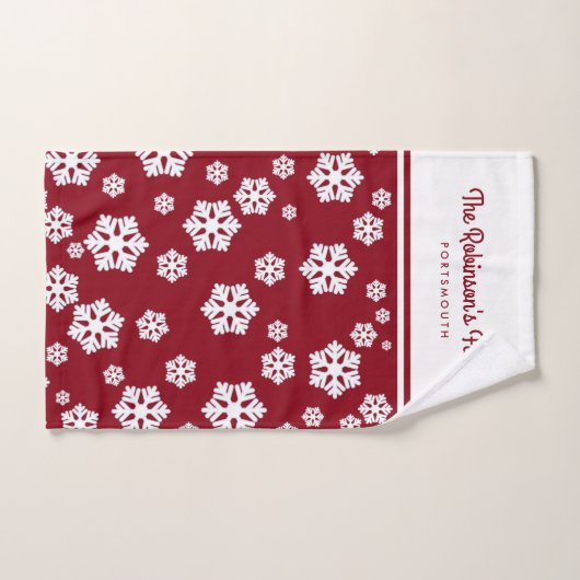 Chic White Snowflakes Nordic Pattern on Dark Red Bad Handdoek (Handdoek)