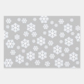 Chic White Snowflakes Nordic Pattern on Light Grey Inpakpapier Vel (Voorkant 3)