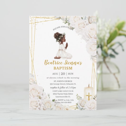 Chic Witte Bloemen Doop Doopsel Bidden Meisje Kaart (Staand voorkant)