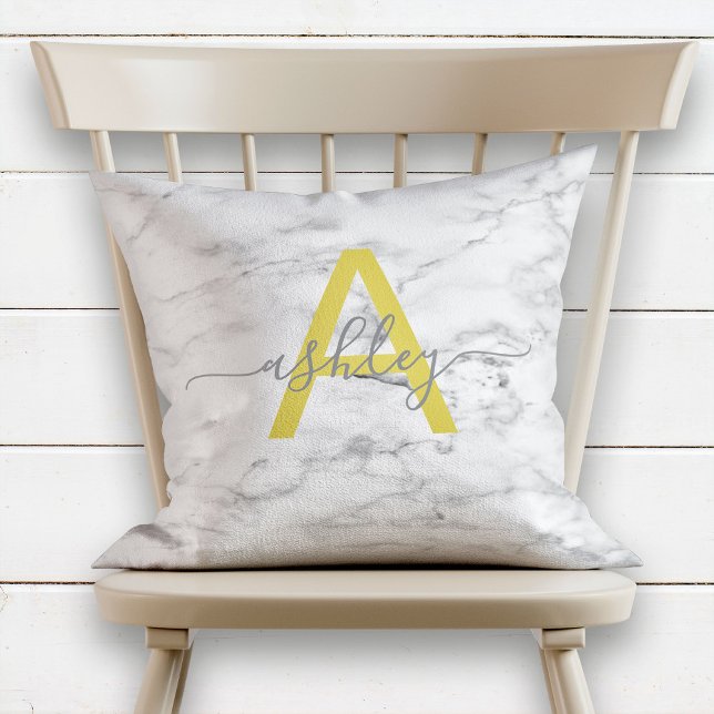 Chic Yellow & Grey Marmer Name Monogram Kussen (Creator heeft geüpload)