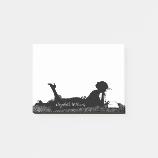 Chic Young Woman Leest een boek met naam Post-it® Notes (Voorkant)