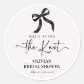 Chic Ze Krijgt Een Knoop Zwart Strik Bruidsfeest Ronde Sticker (Voorkant)