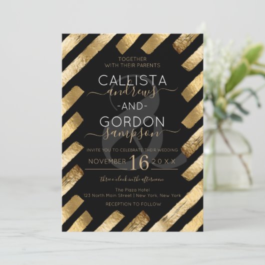 Chic Zwart Goud Brushstroke Stripe Border Wedding Kaart (Staand voorkant)