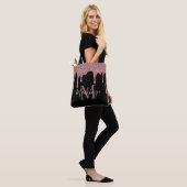 Chic Zwart Roze Goud Glitterende Monogram Tote Bag (Op model)