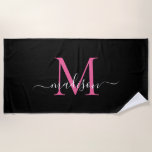 Chic Zwart Roze Monogram Vrouwelijk Girly Script Strandlaken<br><div class="desc">Elegante moderne zwarte magenta hete roze monogram vrouwelijke girly script strandlaken</div>