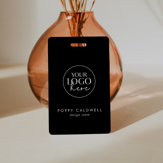 Chic Zwart Typografie Logo QR Code Personeels-ID Badge