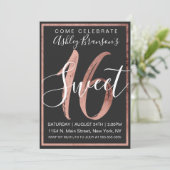 Chic Zwart-wit Faux Roos Gold Foil Sweet 16 Kaart (Staand voorkant)