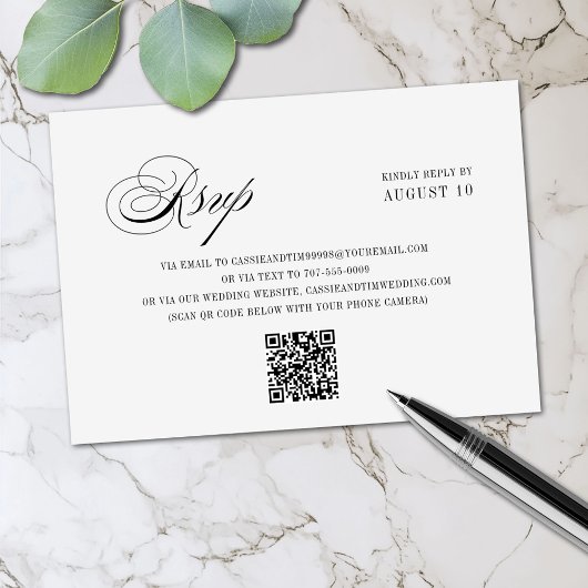 Chic Zwart Wit Romantisch Script QR Code Huwelijk RSVP Kaartje