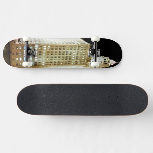 Chicago beroemd landmerk 's nachts skateboard (Horizontaal)